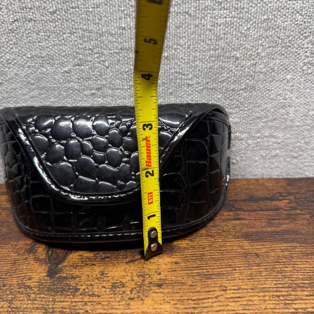 N/A black faux